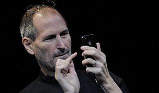 Джобс представил 100 новшеств iPhone 4 Джобс представил 100 новшеств iPhone 4