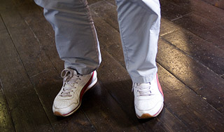 Контрабандист спрятал редких птиц в брюках Контрабандист спрятал редких птиц в брюках