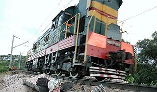 Воры пустили тепловоз под откос Воры пустили тепловоз под откос