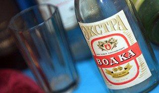 Пол-литра водки может подорожать в два раза Пол-литра водки может подорожать в два раза