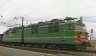 Двухлетний ребенок попал под поезд и выжил Двухлетний ребенок попал под поезд и выжил