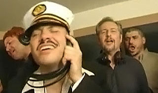 Израиль пародирует жертв "флотилии мира" Израиль пародирует жертв "флотилии мира"