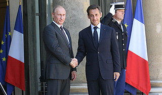 Путин поможет французам в России Путин поможет французам в России