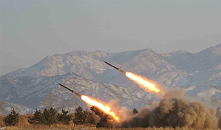 КНДР угрожает превратить Сеул "в море огня" КНДР угрожает превратить Сеул "в море огня"