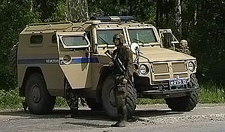 Под Новгородом ищут опасных преступников Под Новгородом ищут опасных преступников