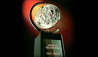 В Нью-Йорке раздали театральные "Оскары" В Нью-Йорке раздали театральные "Оскары"