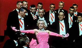 Мэрилин Монро оставили без платья Мэрилин Монро оставили без платья