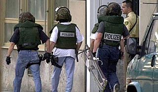 В Лейпциге освободили десятки заложников В Лейпциге освободили десятки заложников