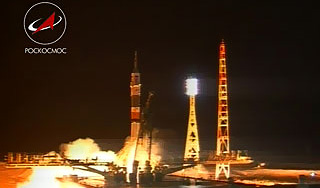 К МКС полетел юбилейный "Союз" с экипажем К МКС полетел юбилейный "Союз" с экипажем