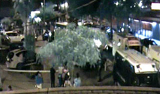 Пассажирский поезд задавил толпу молодежи Пассажирский поезд задавил толпу молодежи