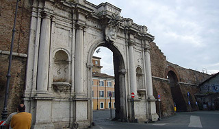 Италия решила продать горы и города страны Италия решила продать горы и города страны