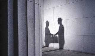 США шокировали шпионским триллером США шокировали шпионским триллером