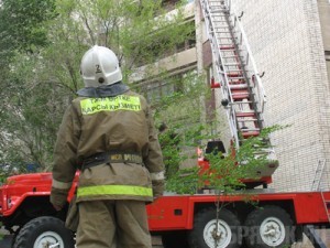 На Володарке горел балкон в высотке