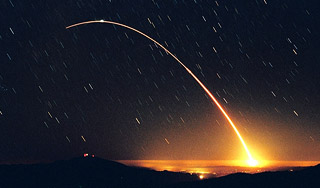 США запустили ракету с тремя боеголовками США запустили ракету с тремя боеголовками