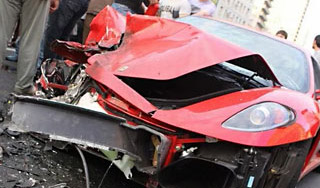 В Москве Ferrari врезался в машину ДПС В Москве Ferrari врезался в машину ДПС