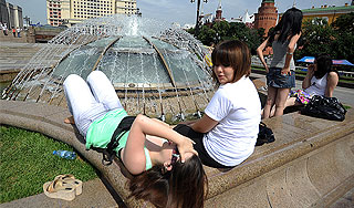 Погода продолжит испытывать Москву жарой Погода продолжит испытывать Москву жарой