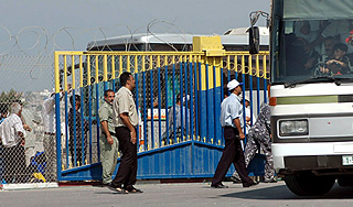 Водитель автобуса расстрелял пассажиров Водитель автобуса расстрелял пассажиров