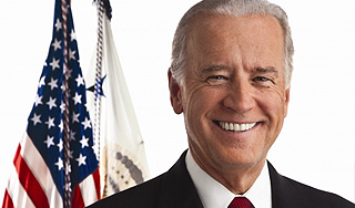 Зам Обамы пошутил о шпионском скандале Зам Обамы пошутил о шпионском скандале