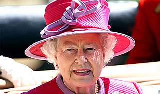 Британская королева распродает дворцы Британская королева распродает дворцы