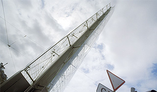 В Петербурге из-за жары треснула Башня мира В Петербурге из-за жары треснула Башня мира