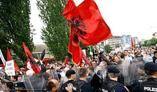 Сербия продолжит борьбу за Косово Сербия продолжит борьбу за Косово