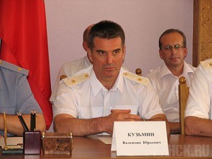 Брянским милиционерам представили нового начальника Генерал-майор Валентин Кузьмин, начальник УВД Брянской области