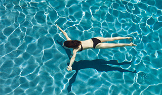 Купание в бассейне грозит раком Купание в бассейне грозит раком