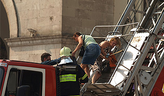 Огонь в офисе отрезал москвичей от выхода Огонь в офисе отрезал москвичей от выхода