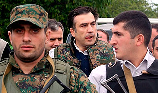 Саакашвили готовит Грузию к новой войне Саакашвили готовит Грузию к новой войне