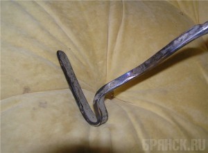 Житель Клетнянского района до смерти забил гостя кочергой