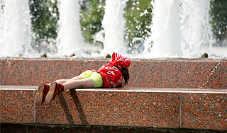 Жара в Москве спадет всего на два дня Жара в Москве спадет всего на два дня