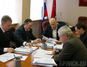 У главы Брянска появились два заместителя - эсер и коммунист