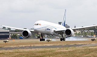 "Лайнер мечты" задымился во время полета "Лайнер мечты" задымился во время полета