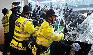 В центре Лондона устроили погромы В центре Лондона устроили погромы