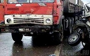 Под Выгоничами столкнулись три машины