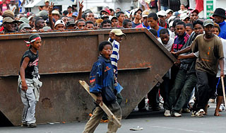 Военные устроили переворот на Мадагаскаре Военные устроили переворот на Мадагаскаре