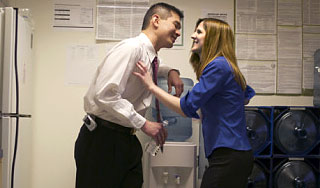 Россияне ревнуют супругов к коллегам Россияне ревнуют супругов к коллегам