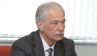 Госдума внесла в бюджет сотни поправок Госдума внесла в бюджет сотни поправок