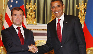 Обама и Медведев провели сердечную встречу Обама и Медведев провели сердечную встречу