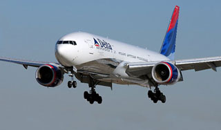 Рейс на Москву сел со сломанным двигателем Рейс на Москву сел со сломанным двигателем