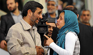 Глава Ирана сделал предложение девушкам Глава Ирана сделал предложение девушкам