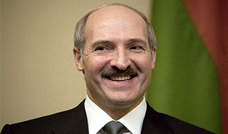 Лукашенко обещает белорусам лучшую жизнь Лукашенко обещает белорусам лучшую жизнь