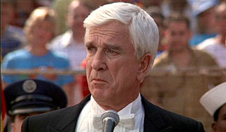 Звезда "Голого пистолета" умер во сне Звезда "Голого пистолета" умер во сне