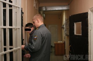 Несовершеннолетний зарезал престарелую пару и избил их соседку