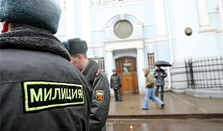 По делу фаната допрашивают милиционеров По делу фаната допрашивают милиционеров