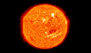 На Солнце проявился огромный "смайлик" На Солнце проявился огромный "смайлик"