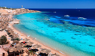 Туристов вернули на египетские пляжи Туристов вернули на египетские пляжи