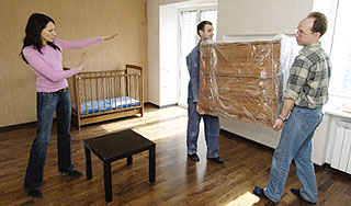 Молодым семьям в России помогут с жильем Молодым семьям в России помогут с жильем