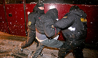 Суд арестовал соперников Лукашенко Суд арестовал соперников Лукашенко