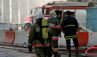 В Москве на новогодней елке вспыхнул пожар В Москве на новогодней елке вспыхнул пожар
